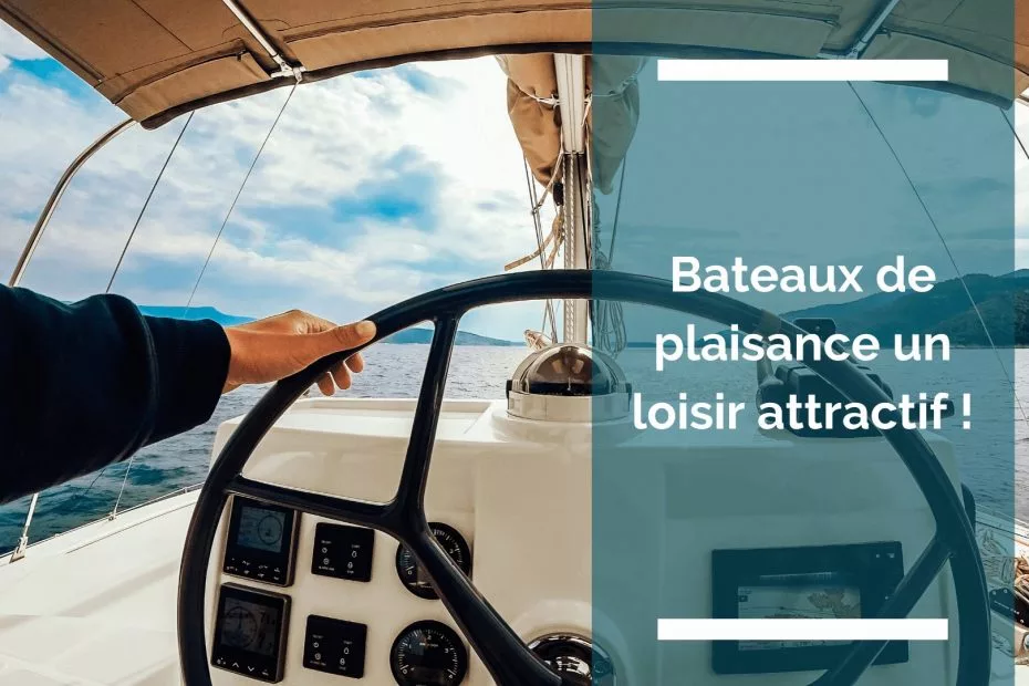 Photo d'une personne qui conduit un bateau