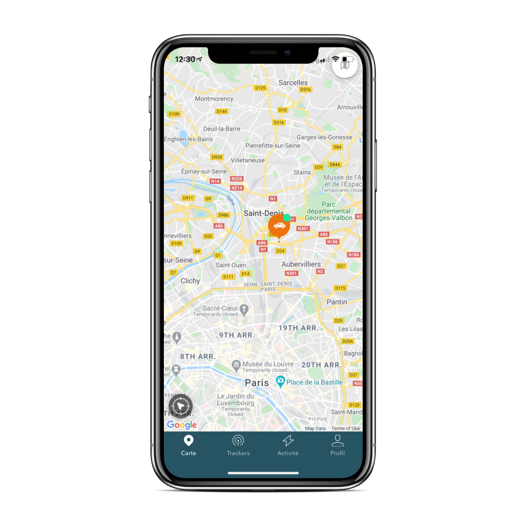 Photo de l'application mobile TRAKmy, avec la carte et la localisation du véhicule
