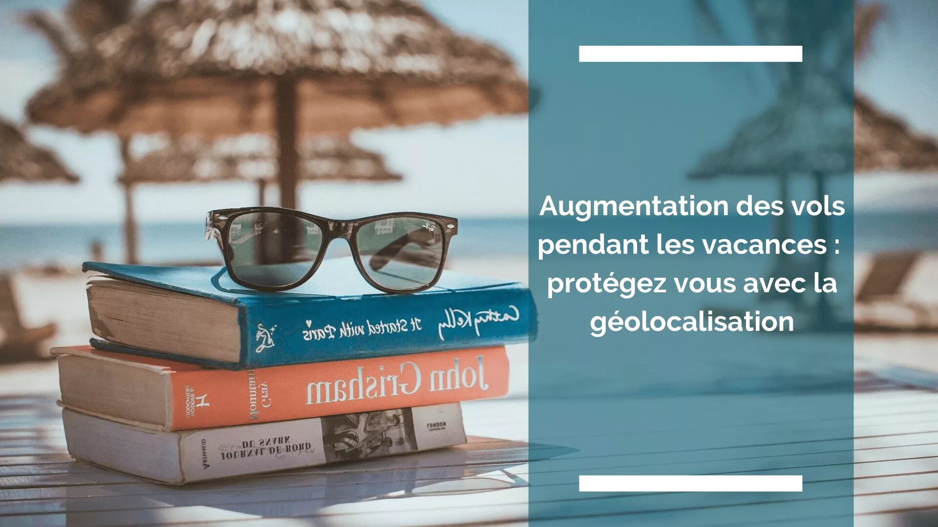 Photo d'une plage avec des livres et des lunettes de soleil en référence aux vacances