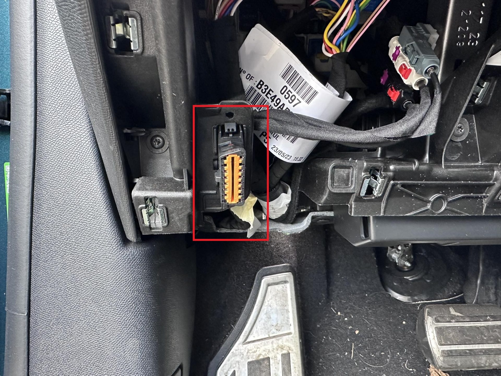 Comment savoir si ma voiture a un traceur GPS ? TRAKmy — free download